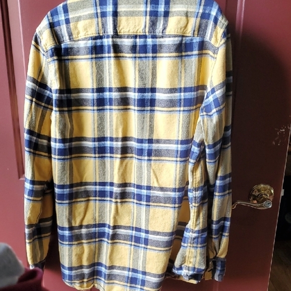 American Eagle Outfitters Yellow and Blue Plaid Casual Button Down Shirt - Picture 10 of 10